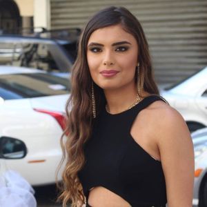 Meet your Posher, Maria